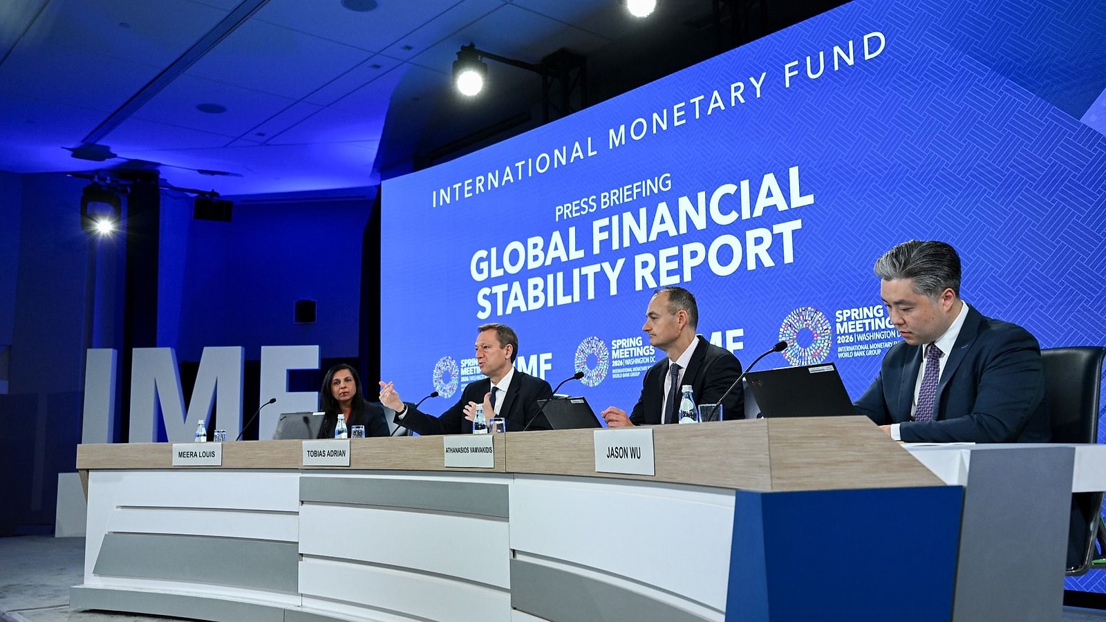 IMF Cuts Growth Forecast, Warns of Recession Risk
