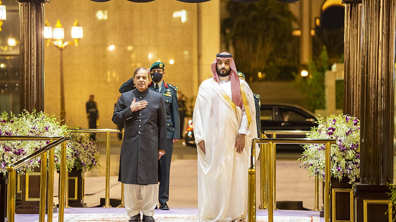 Saudi Crown Prince, Pakistan's PM Meet in Jeddah