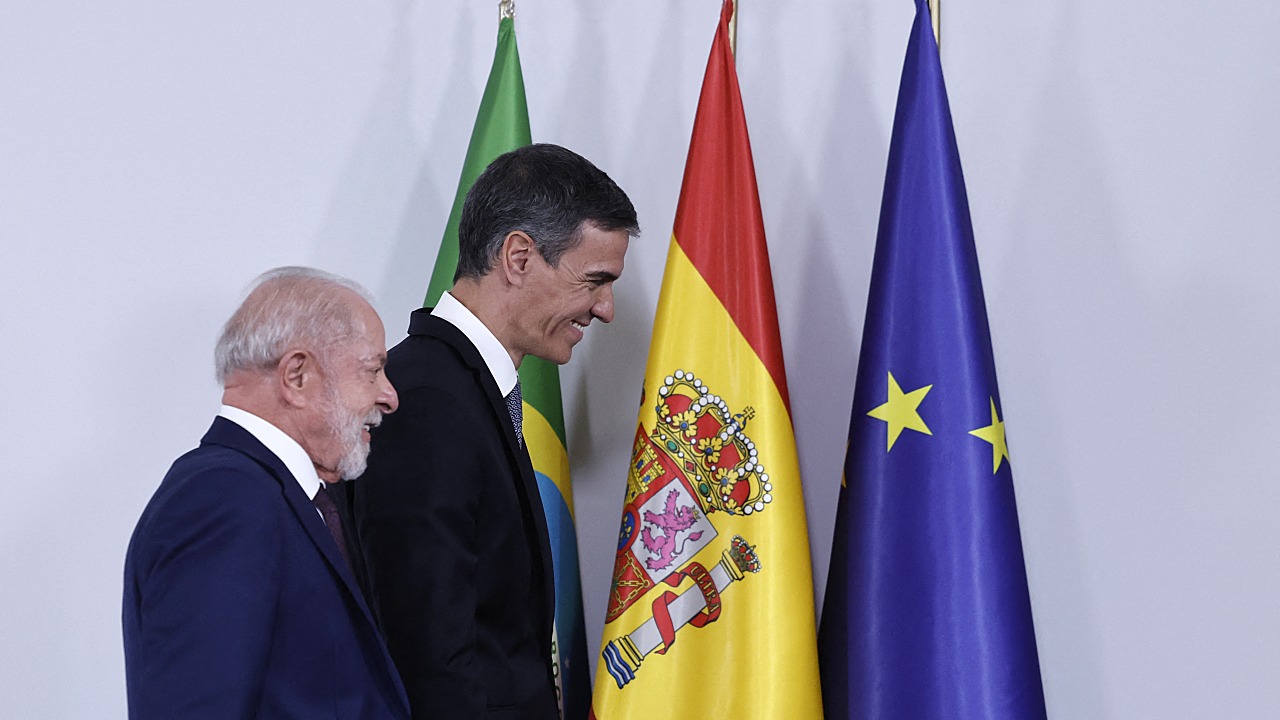 Sánchez and Lula Call for Peace as Global Leftist Leaders Gather in Barcelona