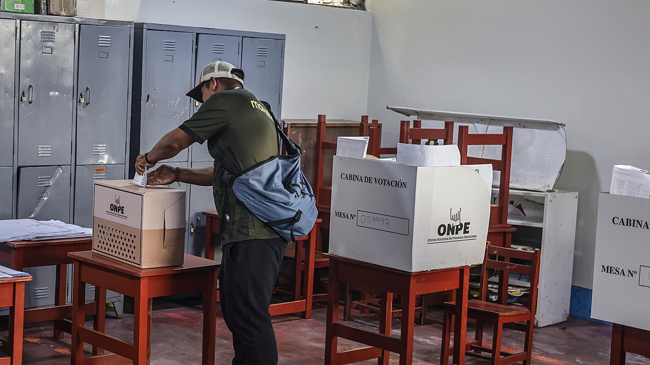 Peru Election Chief Resigns Amid Vote Count Chaos