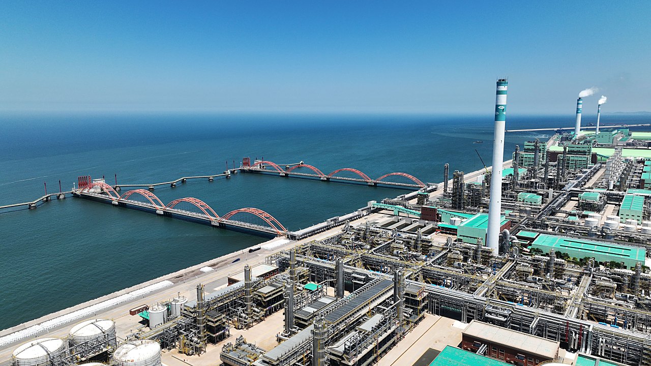 China Blocks US Sanctions on Five Petrochemical Firms