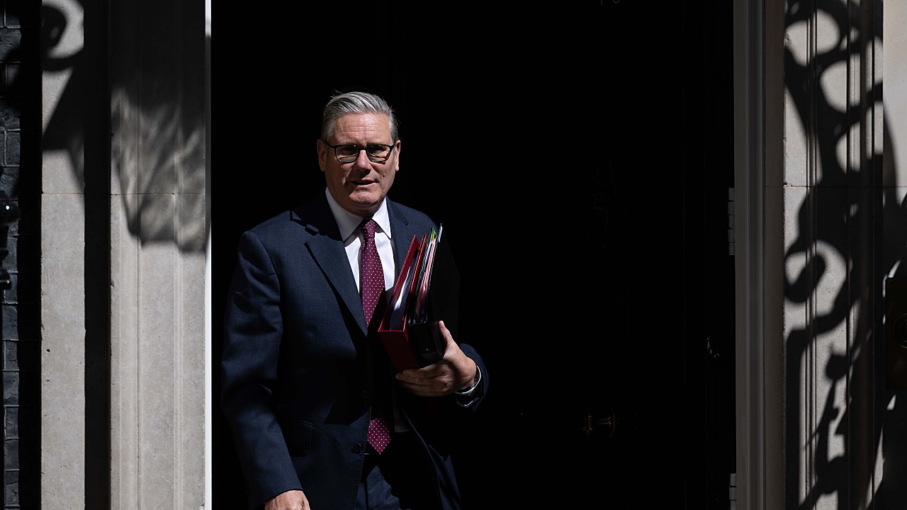 UK: 4 Ministers Resign as Starmer Rejects Calls to Step Down