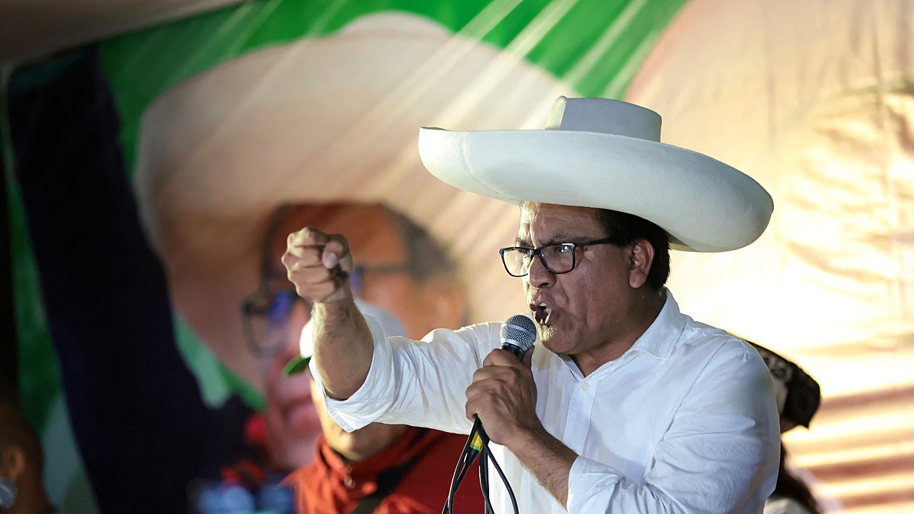 Peru Presidential Candidate Sánchez Charged With Financial Crimes