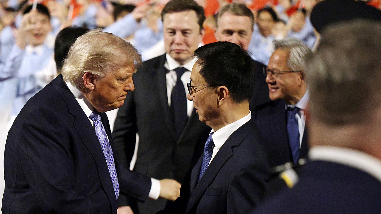 Trump Arrives in Beijing for Summit With Xi