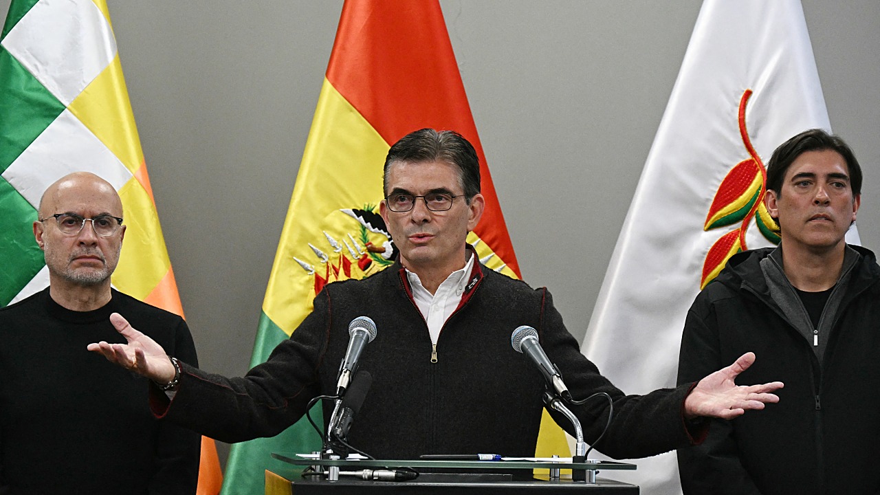 Bolivia Expels Colombia's Ambassador Over Petro's Remarks