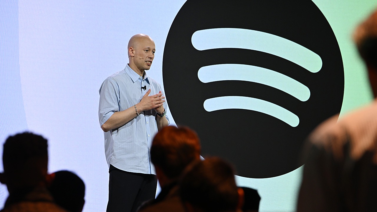 Spotify CEO Defends Universal Music Group AI Deal