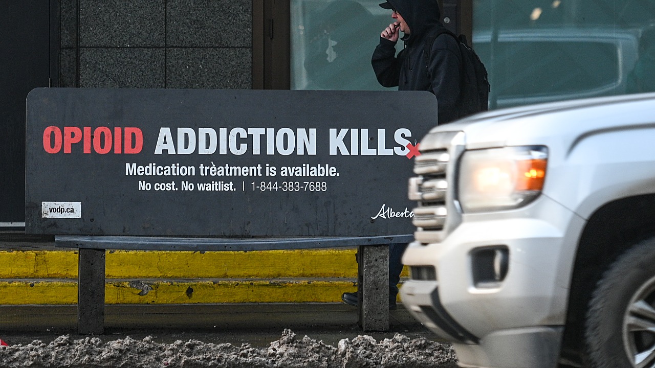 Canada Opioid Deaths Drop 23% in 2025