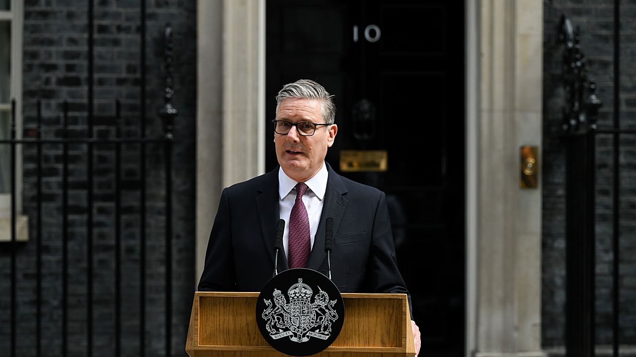 UK: Starmer Resigns as Prime Minister