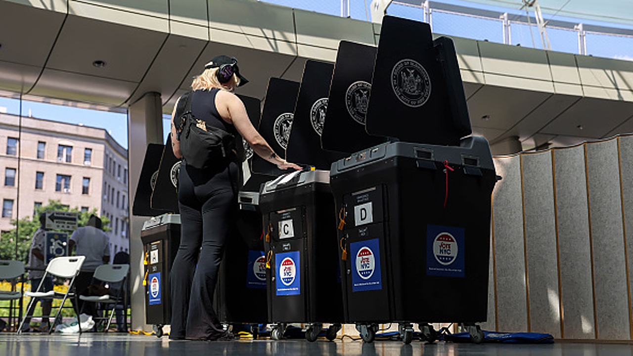 US Supreme Court Strikes Down Party Spending Limits