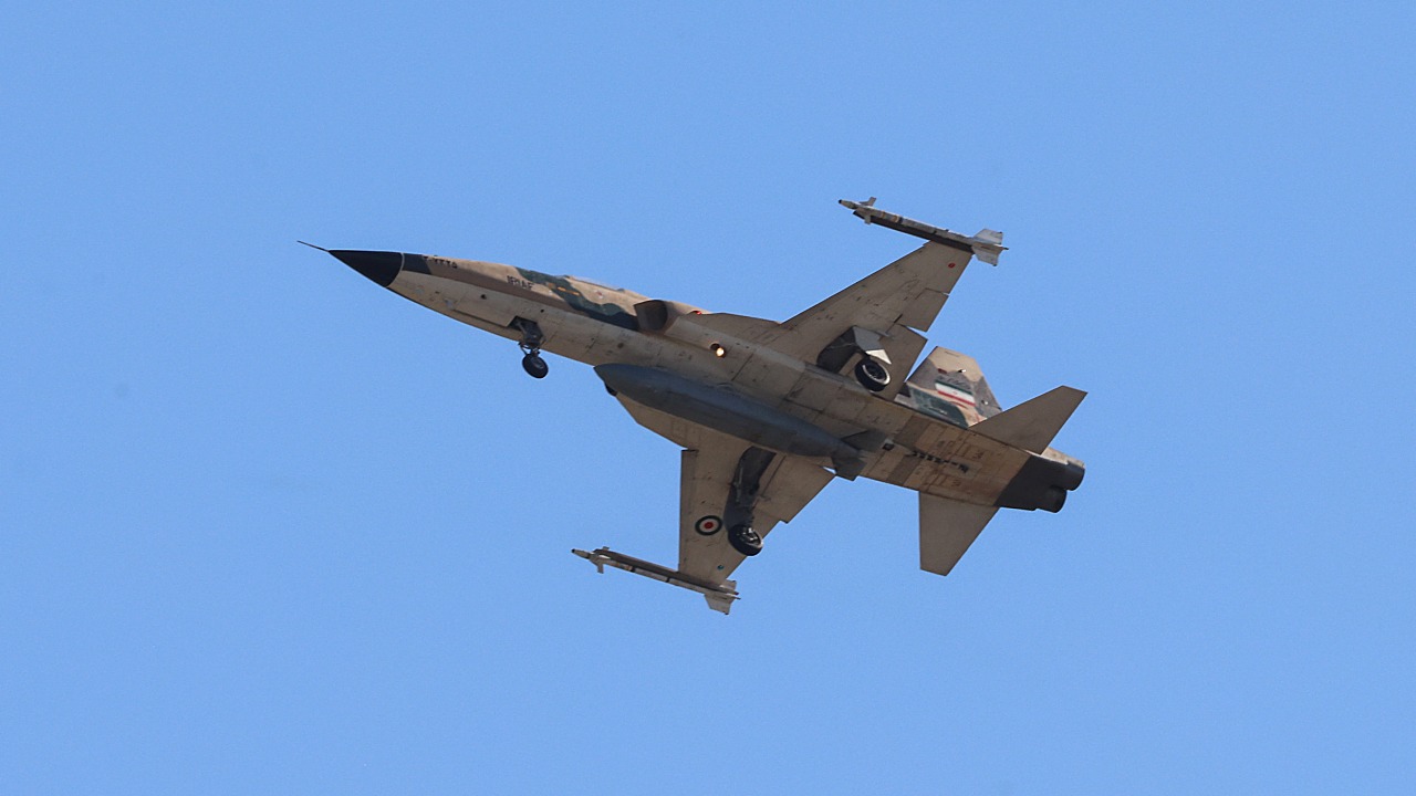 Continued US-Iran strikes, Platner race withdrawal and splitting ocean floor