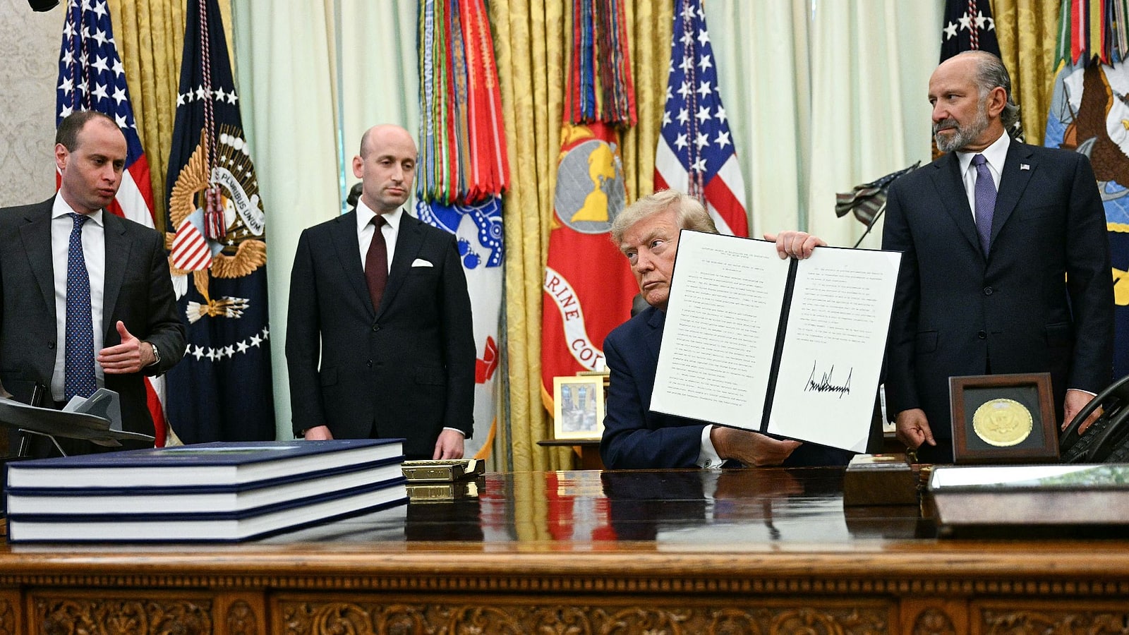 Trump Signs New Orders Targeting Birthright Citizenship
