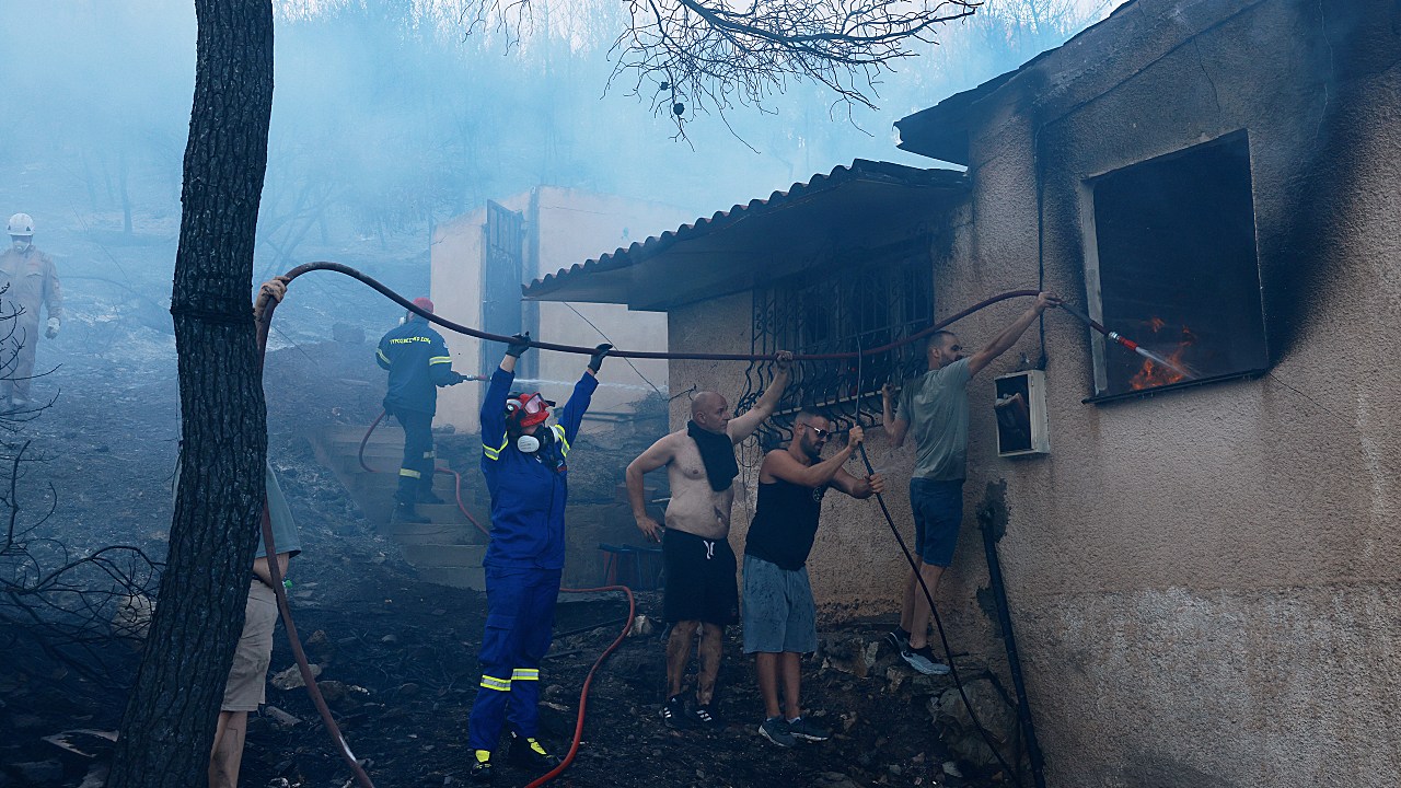 Greece: Wildfires Kill Two, Force Evacuation of Over 500