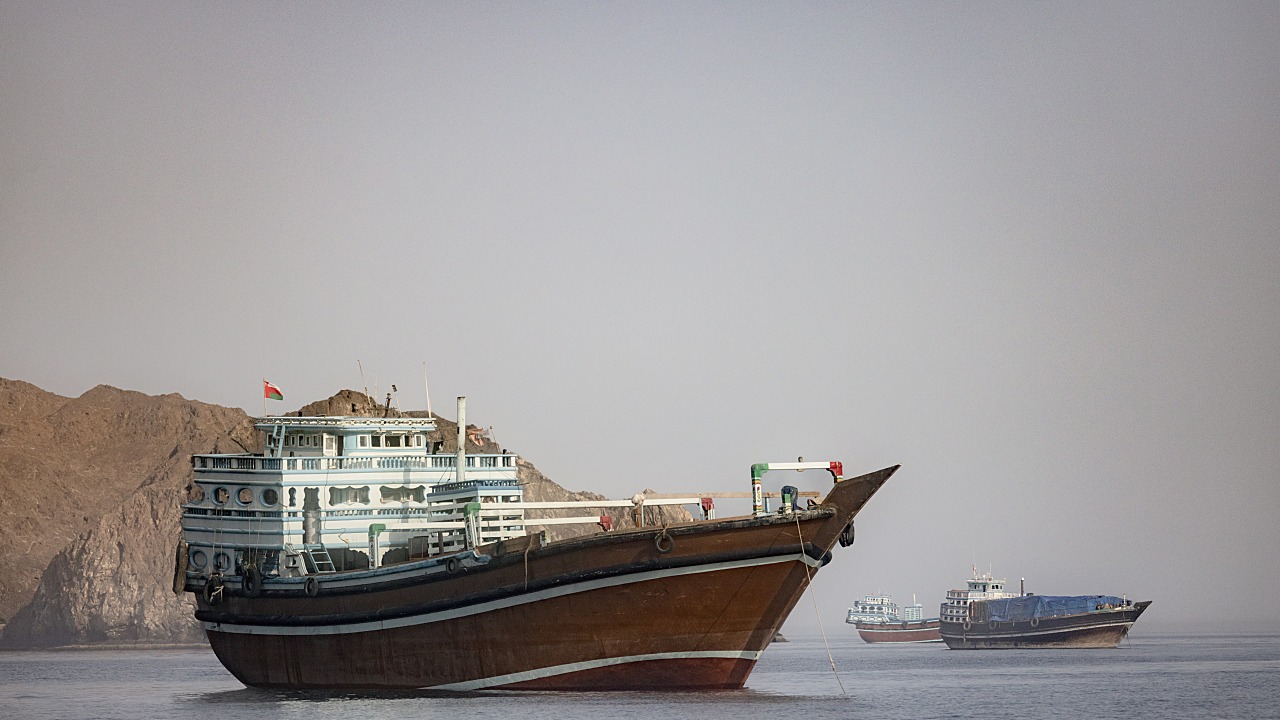 Trump Threatens Oman Over Hormuz Tensions