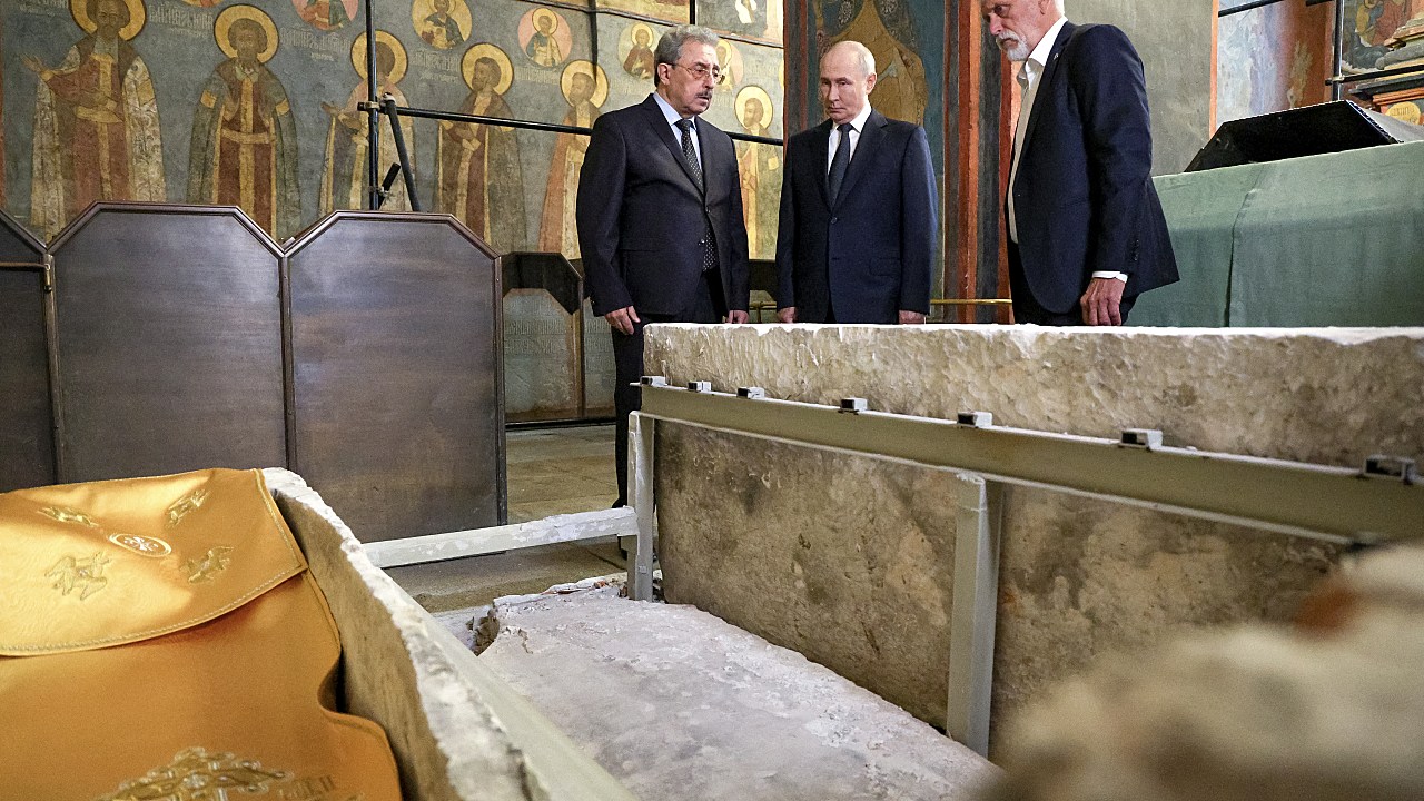 Putin Views Medieval Prince Donskoy's Uncovered Remains