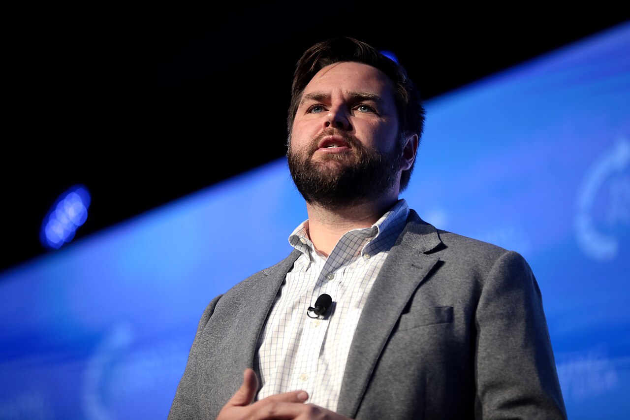 US Sen. J.D. Vance Joins Calls for Ukraine, Israel Aid to Be Split