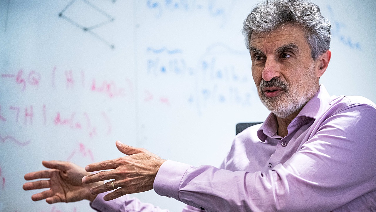 Bengio Says AI Risk Nears 'Covid Moment'