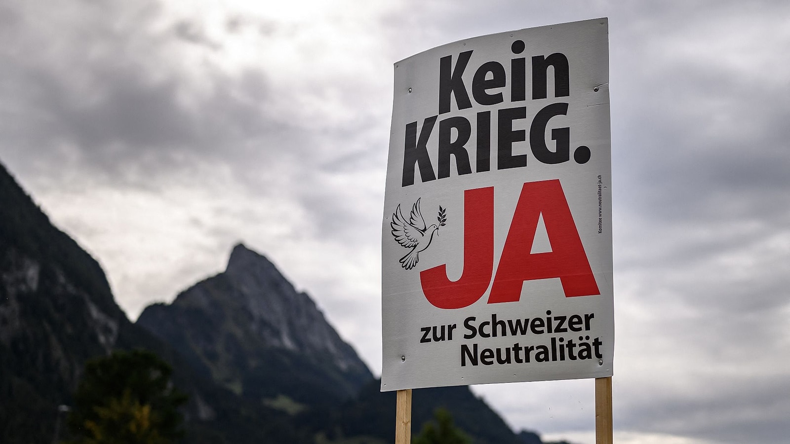 Swiss Voters Reject Stricter Neutrality Rules
