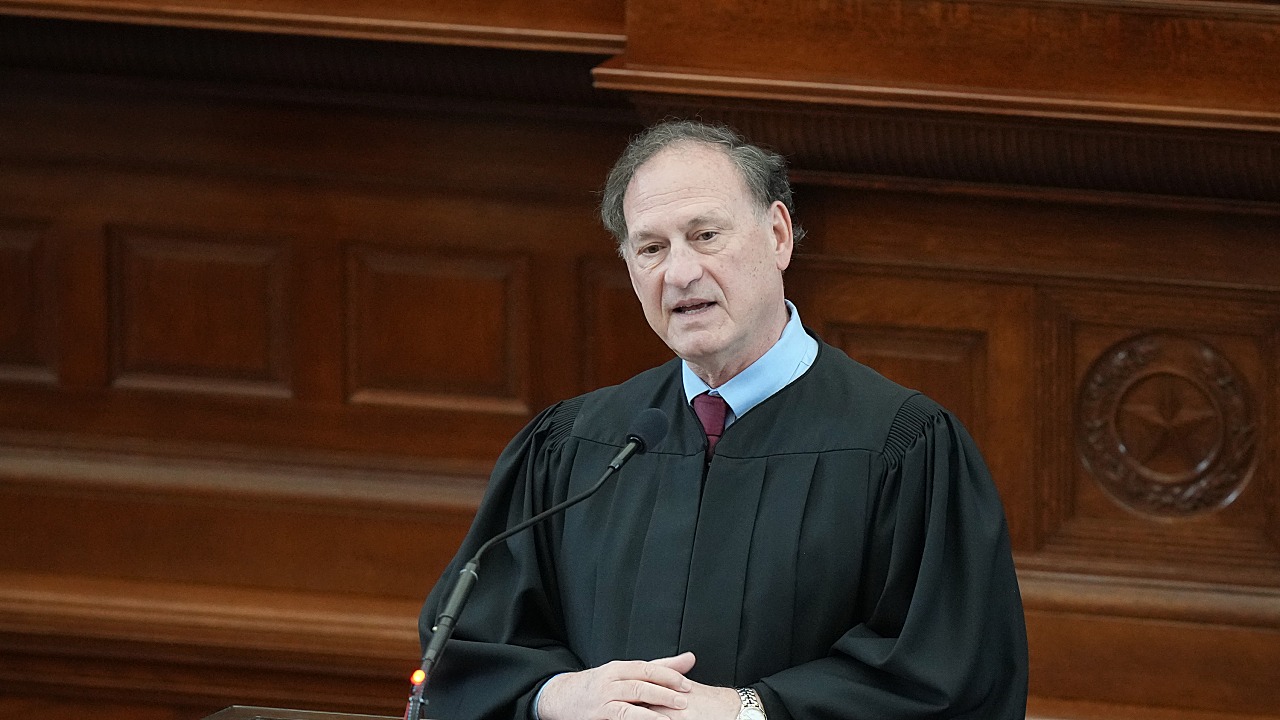 Alito Recuses From Major Climate Case at Supreme Court