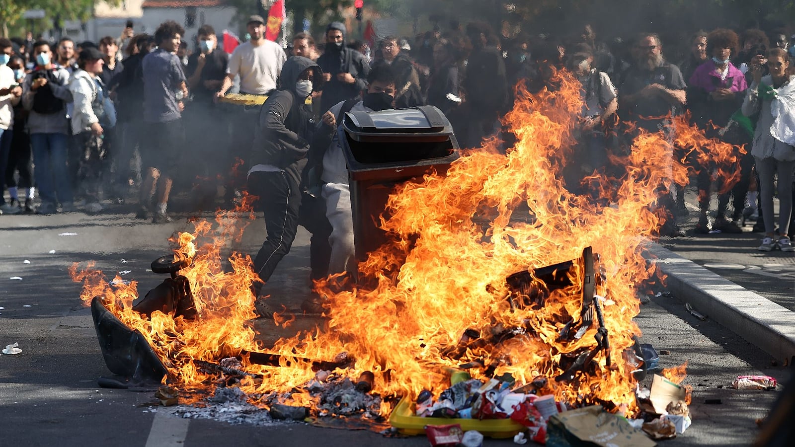 France student protests, G7 oil release and AI video call study