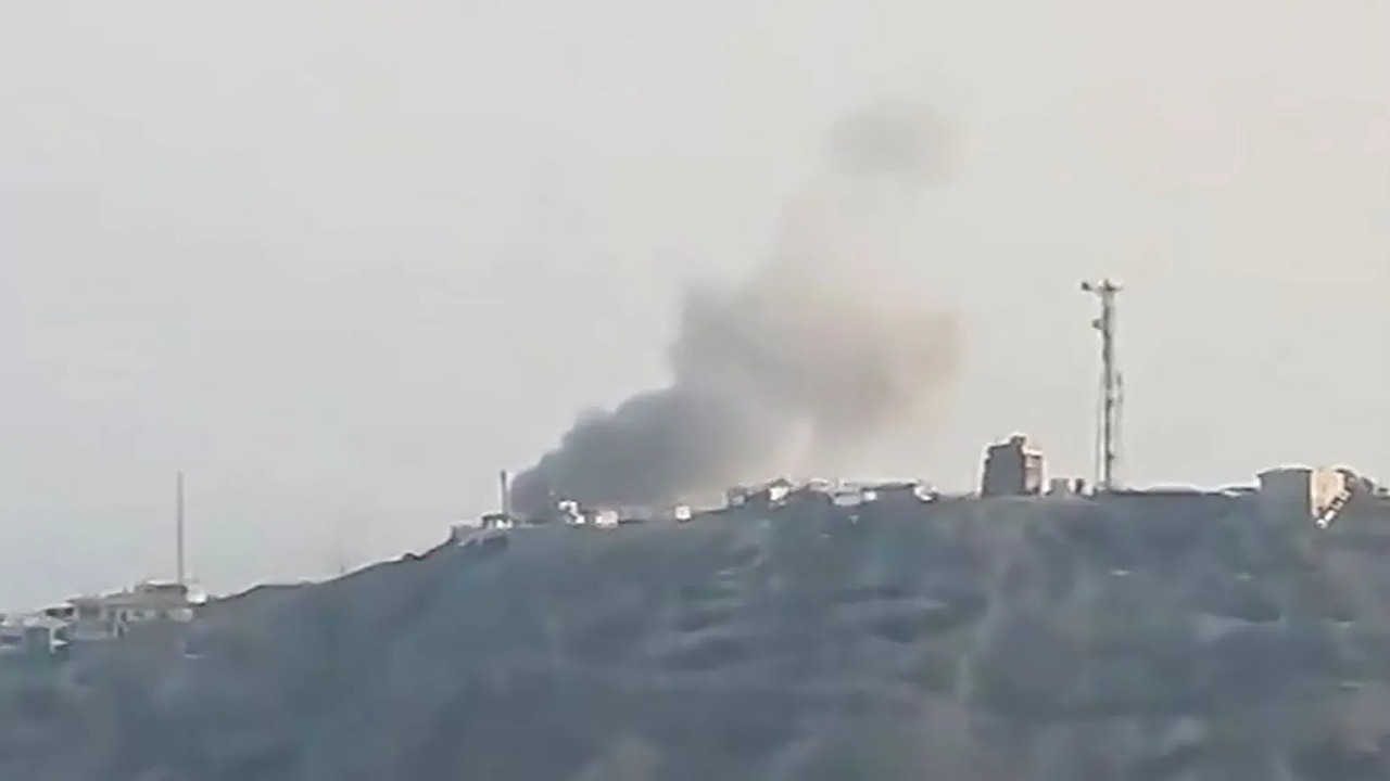 4 Killed as Houthi Missiles Hit Yemen Presidential Palace
